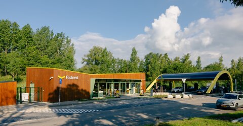 Fastned opent eerste shop bij snellaadstation in Nederland langs A2