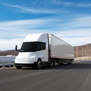 Tesla Semi: "Elektrische truckmarkt kan de borst nat maken"
