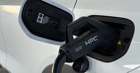 EV-rijder? Geef jouw mening in het nationale laadonderzoek