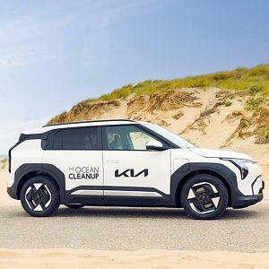 Kia: nieuwe elektrische modellen helpen Ocean Cleanup bij tegengaan vervuiling