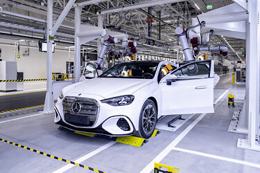 Kopie van Productie elektrische C-klasse van start: Mercedes verdubbelt capaciteit en maakt fabriek in Kecskemét klaar voor elektrisch tijdperk