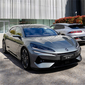 Houd je vast: deze auto kun je in 9 minuten helemaal volladen