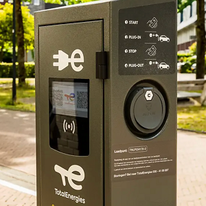 TotalEnergies: 40 snellaadpunten in Utrecht. Ondanks netcongestie blijft gemeente investeren in schoon vervoer
