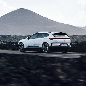 Polestar 4 met achterruit heeft een vreemde naam