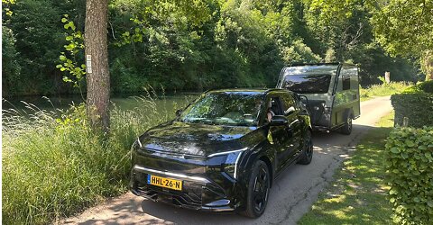 Elektrisch op pad in Luxemburg: Kip Shelter achter Kia EV2