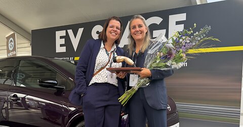 Gouden Stekker 2026: VER dankt Nancy Kabalt als verbindende kracht elektrisch rijden