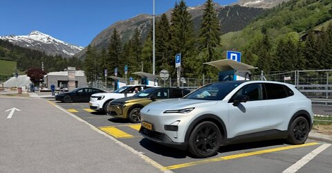 MultiTankcard: slechts 3% laadbeurten in buitenland; VER ziet dat automobilist met meerdere laadpassen grens oversteekt