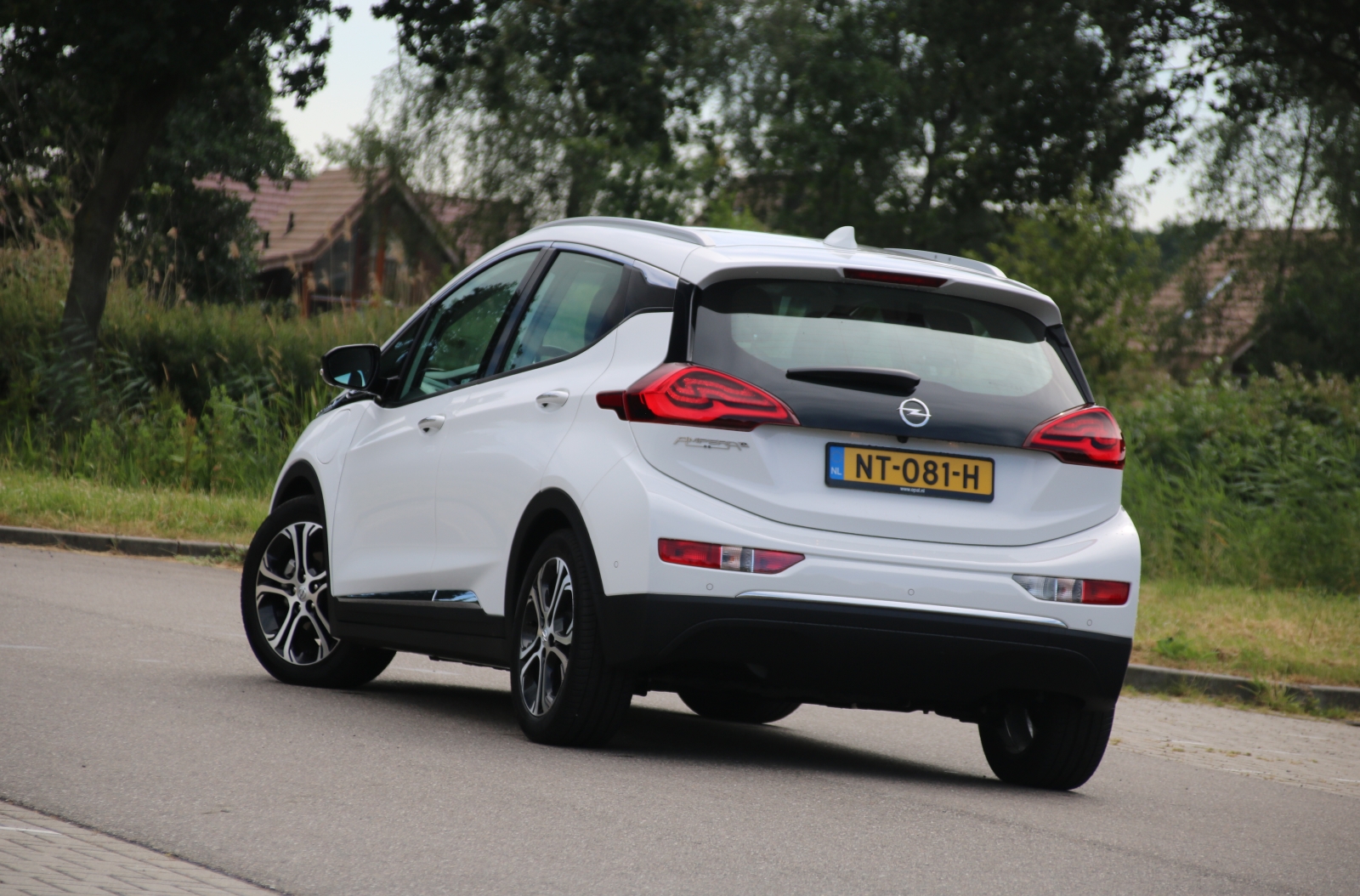 Autotest 2017 Opel Ampera-e